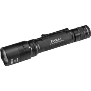 SureFire EDCL2-T Dual-Output LED Everyday Carry mit geöffnter Verpackung